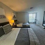 Incredible Two Bedroom Hollywood Apartments Free Parking