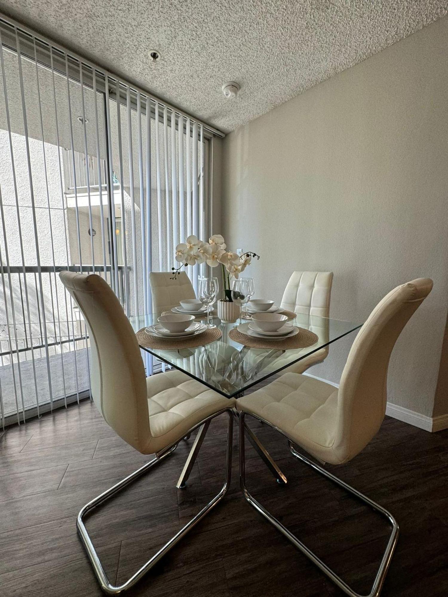 Incredible Two Bedroom Hollywood Free Parking Los Ángeles