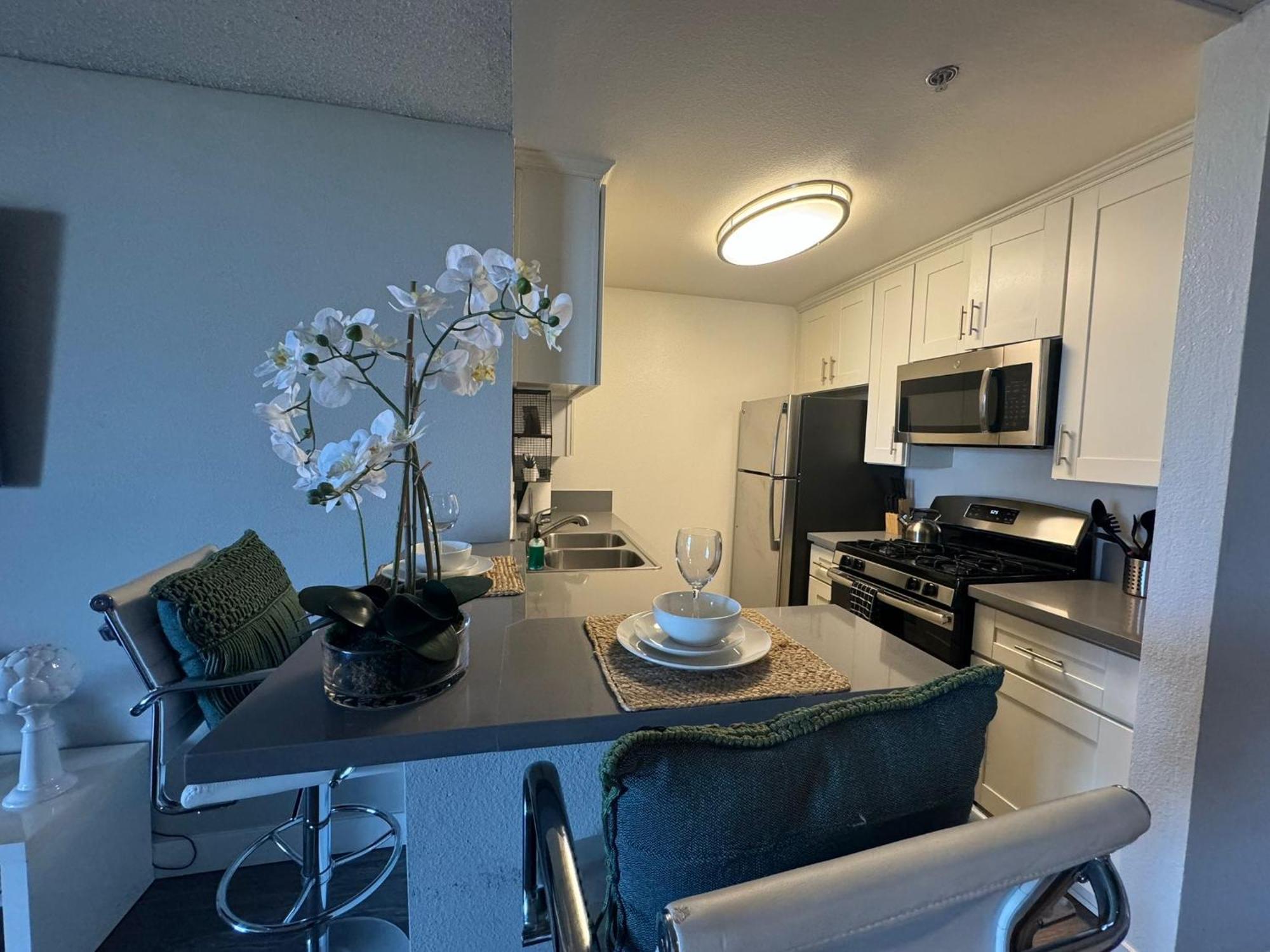 Incredible Two Bedroom Hollywood Free Parking * Los Ángeles
